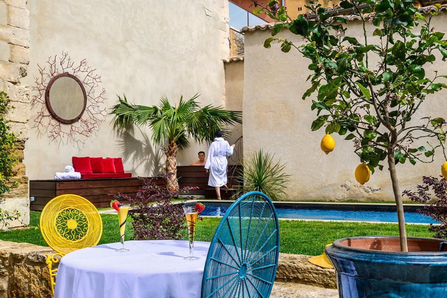 Palais Aoma, Hotel Particulier De Luxe En Provence L'Isle-sur-la-Sorgue Ngoại thất bức ảnh